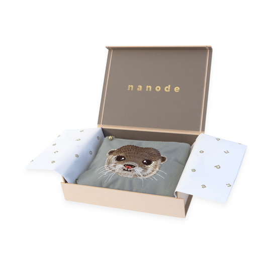 Red beet dyed tissue pouch Otter gift set (with reusable box)