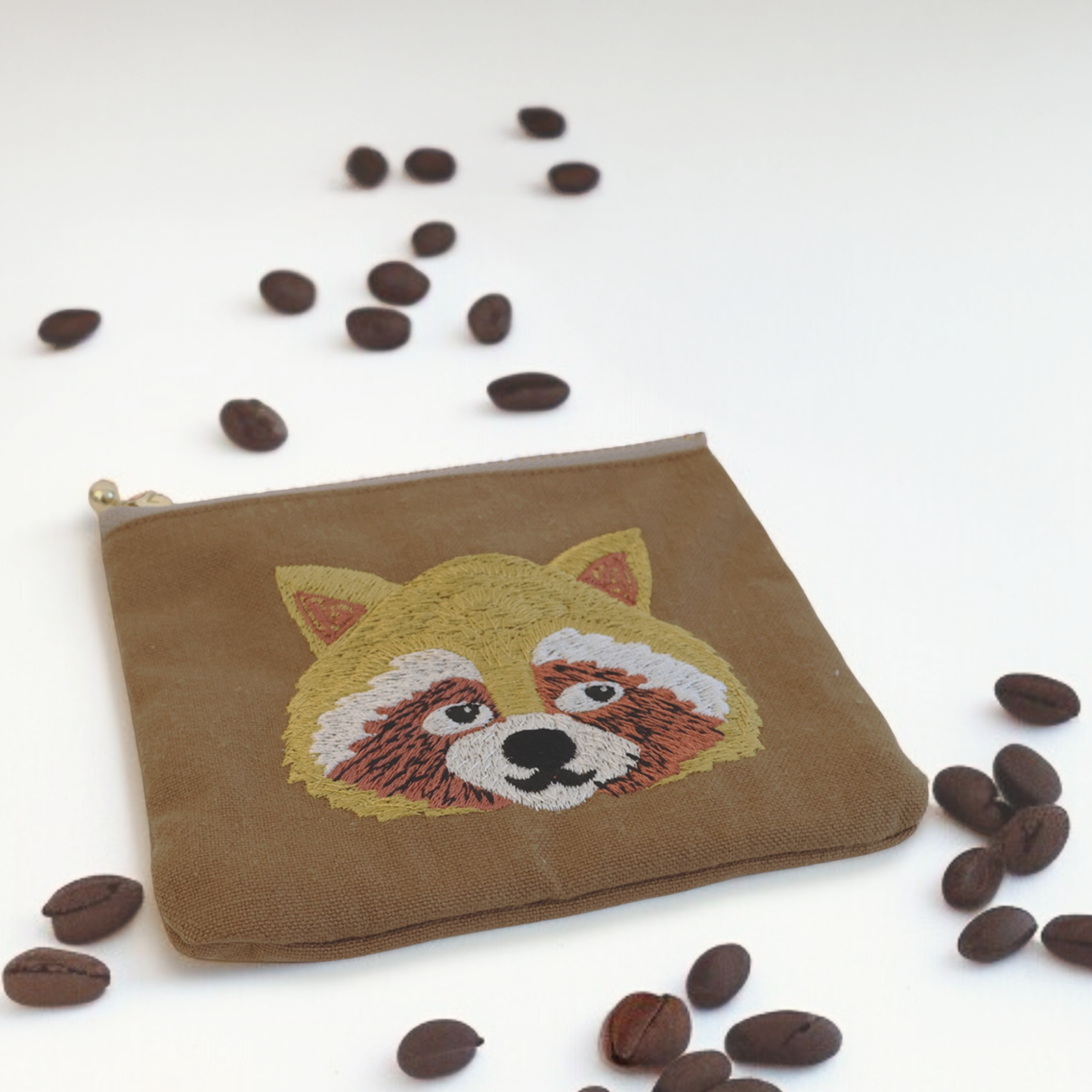 Raccoon: Tissue pouch dyed with coffee grounds